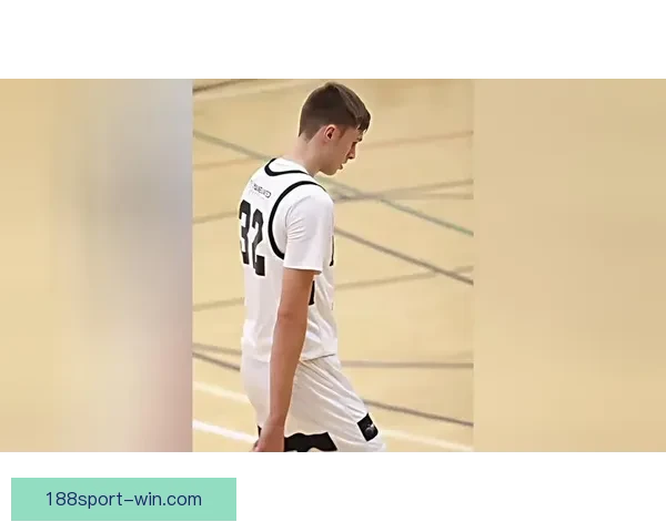 布泽尔状元稳了 大一数据全面超越弗拉格 名嘴忧虑其能否适应NBA 布泽尔状元稳了 大一数据全面超越弗拉格 名嘴忧虑其能否适应NBA